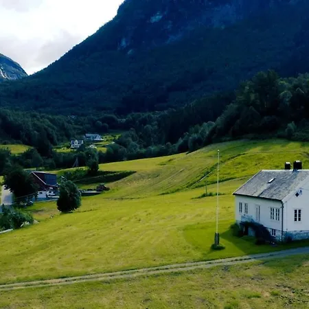 Gamlehuset Pa Fremste Dunavollen Semesterbostad