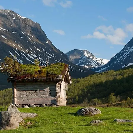 Gamlehuset Pa Fremste Dunavollen Semesterbostad Norddal